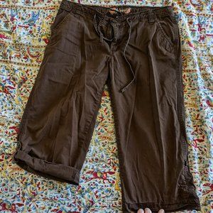 High Sierra - women’s brown cotton capris Sz 8